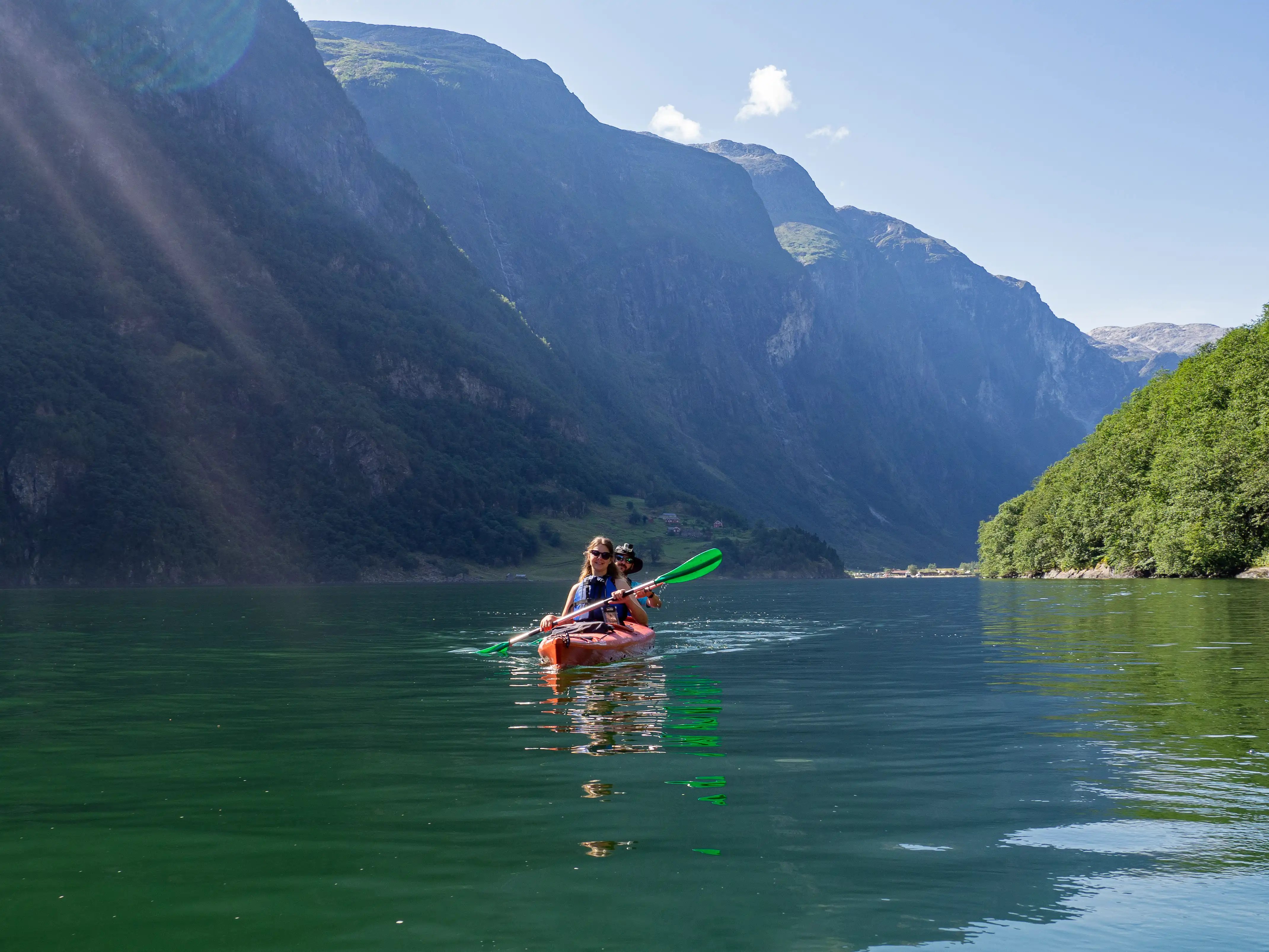 SEA KAYAK Guided Tour – Hardangerfjord, Granvin